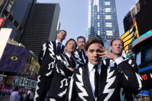 The Hives - Neue Songs – Doppelschlag