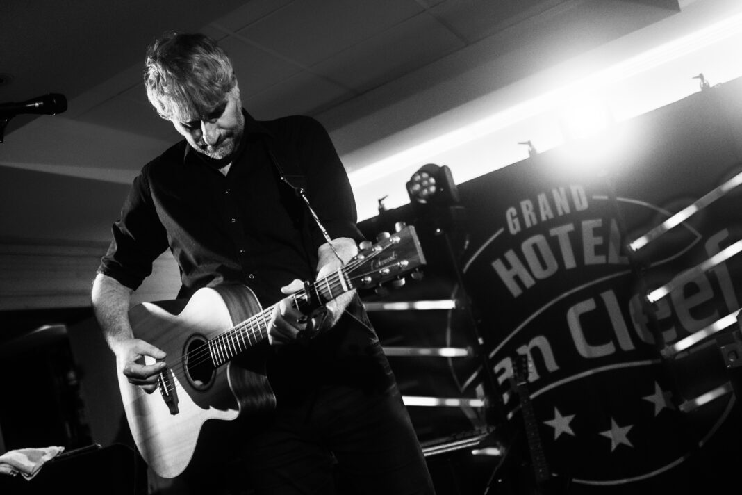 Marcus Wiebusch beim Beach Motel Van Cleef 2025 in St. Peter Ording (Foto: Sebastian Madej)