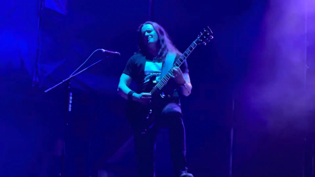 Ben Eller mit Mastodon beim Tool In The Sand Festival (Screenshot YouTube/ Darkbeat2K)