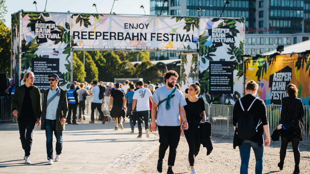 Eingang zum Festival-Village beim Reeperbahn Festival (Foto: Dario Dumancic)