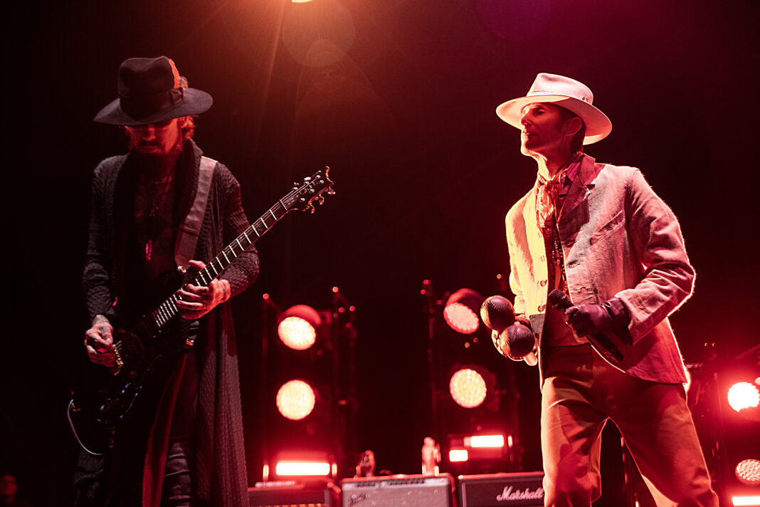 Dave Navarro und Perry Farrell von Jane's Addiction im September 2024 (Foto: Jeff Hahne/ Getty Images Entertainment)