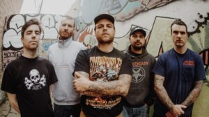 Stick To Your Guns: zwei neue Songs – Selbstentfremdung