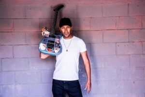 Tom Morello teilt Elektropop-Song &#8220;Driving To Texas&#8221;