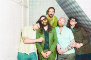 Idles im Interview  –  Liebe ist ein Verb