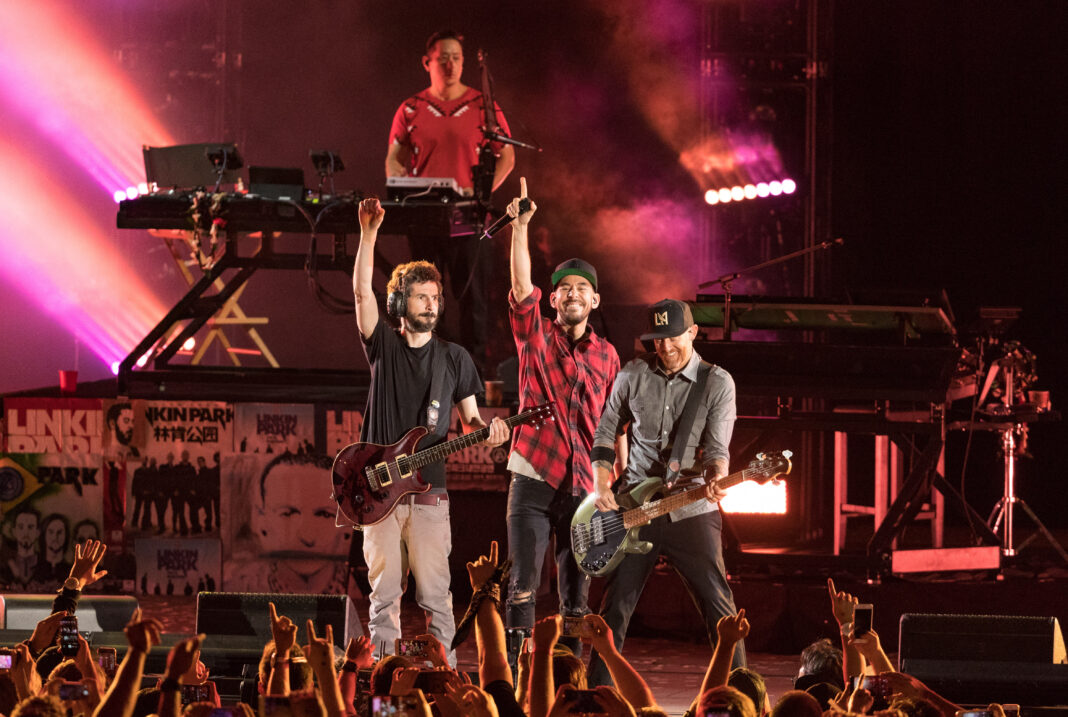 Auch 2024 bei Linkin Park: Brad Delson, Mike Shinoda, Joe Hahn und Dave Farrell beim Tribute-Konzert für Chester Bennington, 2017 (Foto: Christopher Polk/Getty Images)