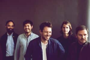 Fleet Foxes teasen neue Songs in Albumtrailer, kommen auf Tour