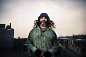 VISIONS Premiere: Brant Bjork stellt mit &#8220;Swagger &amp; Sway&#8221; zweiten Song von neuem Album vor