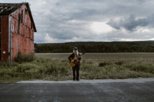 J Mascis kündigt Soloalbum &#8220;Elastic Days&#8221; an, streamt Song &#8220;See You At The Movies&#8221;