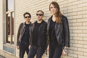 Laura Jane Grace &amp; The Devouring Mothers streamen zweiten neuen Song &#8220;The Airplane Song&#8221;