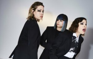 Sleater-Kinney kündigen Album &#8220;The Center Won&#8217;t Hold&#8221; an, kommen auf Tour