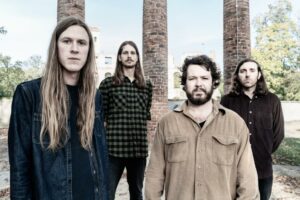 VISIONS Premiere: Elder streamen neue Single &#8220;Embers&#8221;, kommen auf Tour