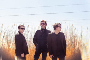 Manic Street Preachers kündigen neues Album &#8220;The Ultra Vivid Lament&#8221; an, streamen Single &#8220;Orwellian&#8221;