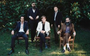 Nick Cave &amp; The Bad Seeds kündigen Raritäten-Album an, unveröffentlichter Track &#8220;Vortex&#8221; im Stream