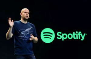 Spotify reagiert auf Boykotts mit Inhaltsempfehlungen für Podcasts