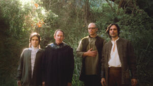 Weezer streamen neuen Song &#8220;A Little Bit Of Love&#8221;