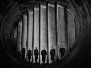 Rammstein stellen neue Single &#8220;Zick Zack&#8221; mit verstörendem Video vor