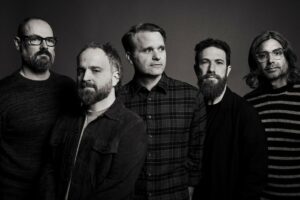 Death Cab For Cutie kündigen Album &#8220;Asphalt Meadows&#8221; an, teilen Song &#8220;Roman Candles&#8221;