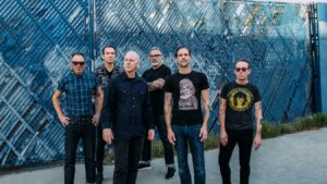 Festivalfragen an... –  Brian Baker und Jay Bentley von Bad Religion