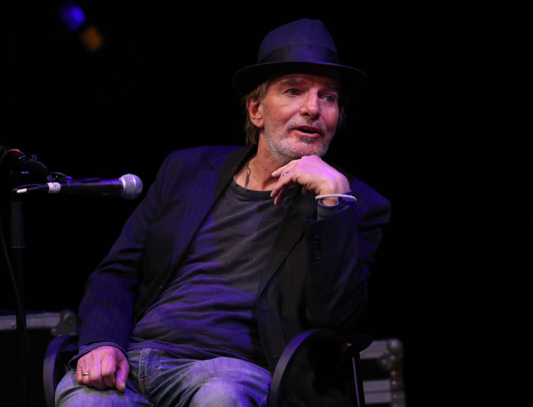 Gitarrist Brian James von The Damned bei einer Pressekonferenz, 2020 (Foto: picture alliance / empics | Yui Mok)